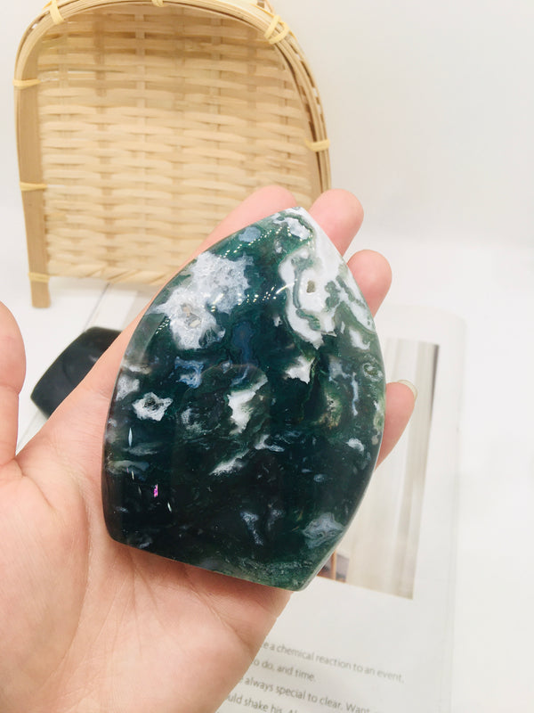 DL-50002 Natural Gemstone Moss agate free form moutain